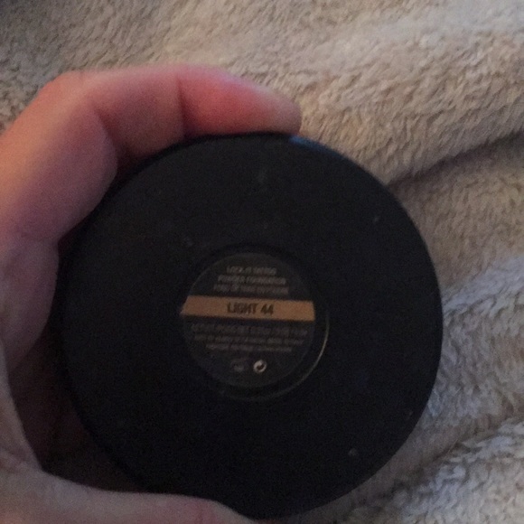 Makeup - Picture 3 of 3